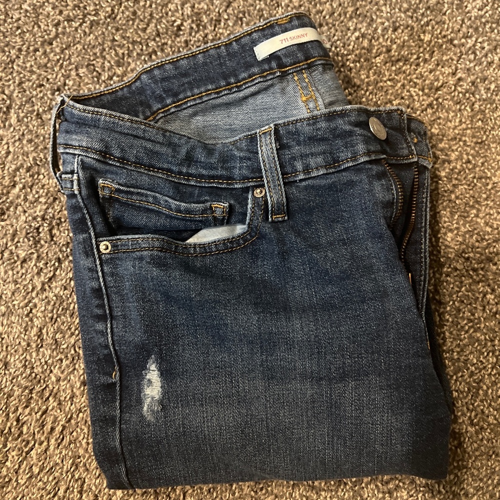 Levi’s 711 Skinny Jeans